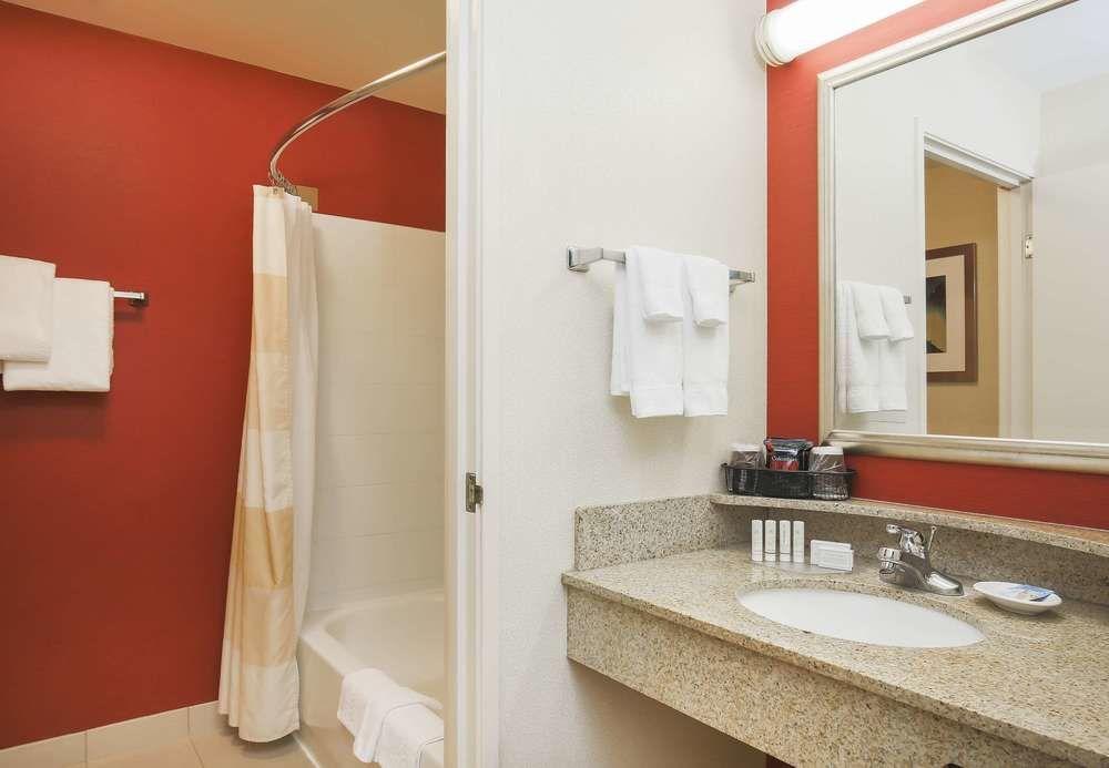 Courtyard By Marriott Salinas Monterey Hotel Ngoại thất bức ảnh