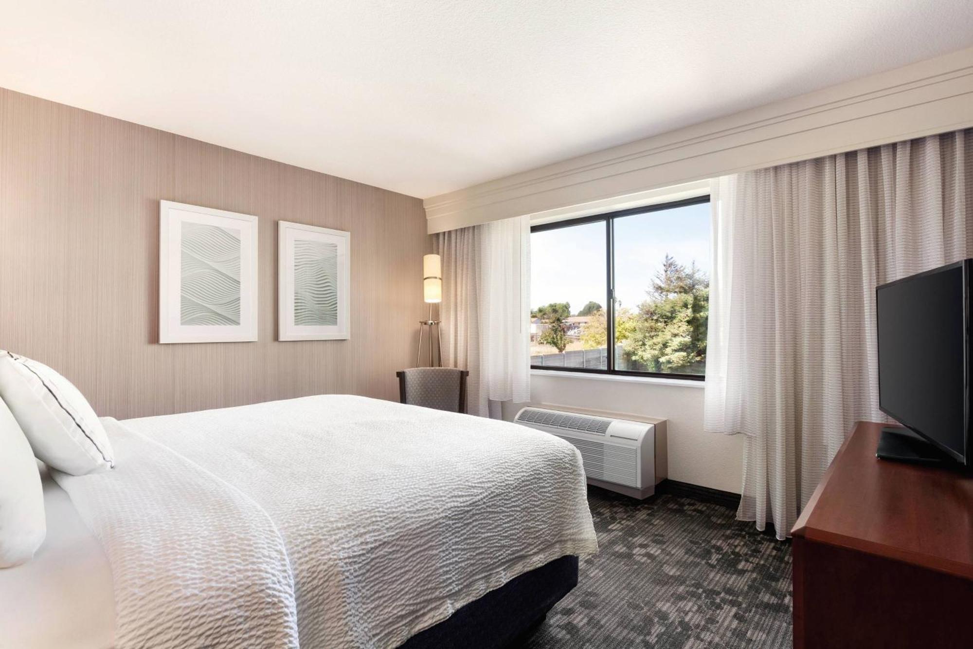 Courtyard By Marriott Salinas Monterey Hotel Ngoại thất bức ảnh