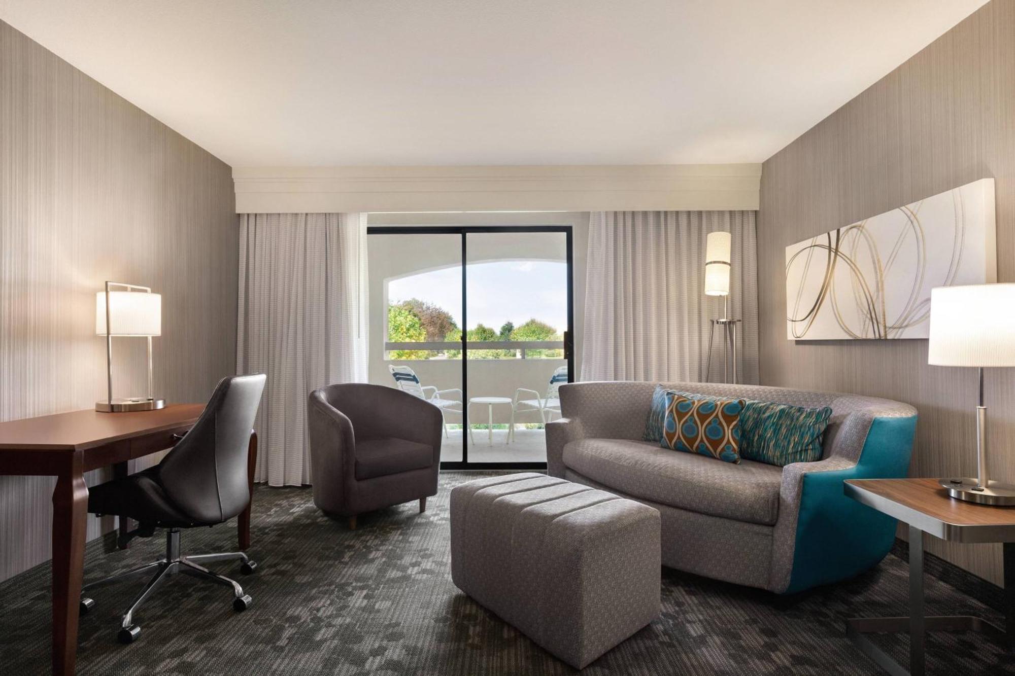 Courtyard By Marriott Salinas Monterey Hotel Ngoại thất bức ảnh