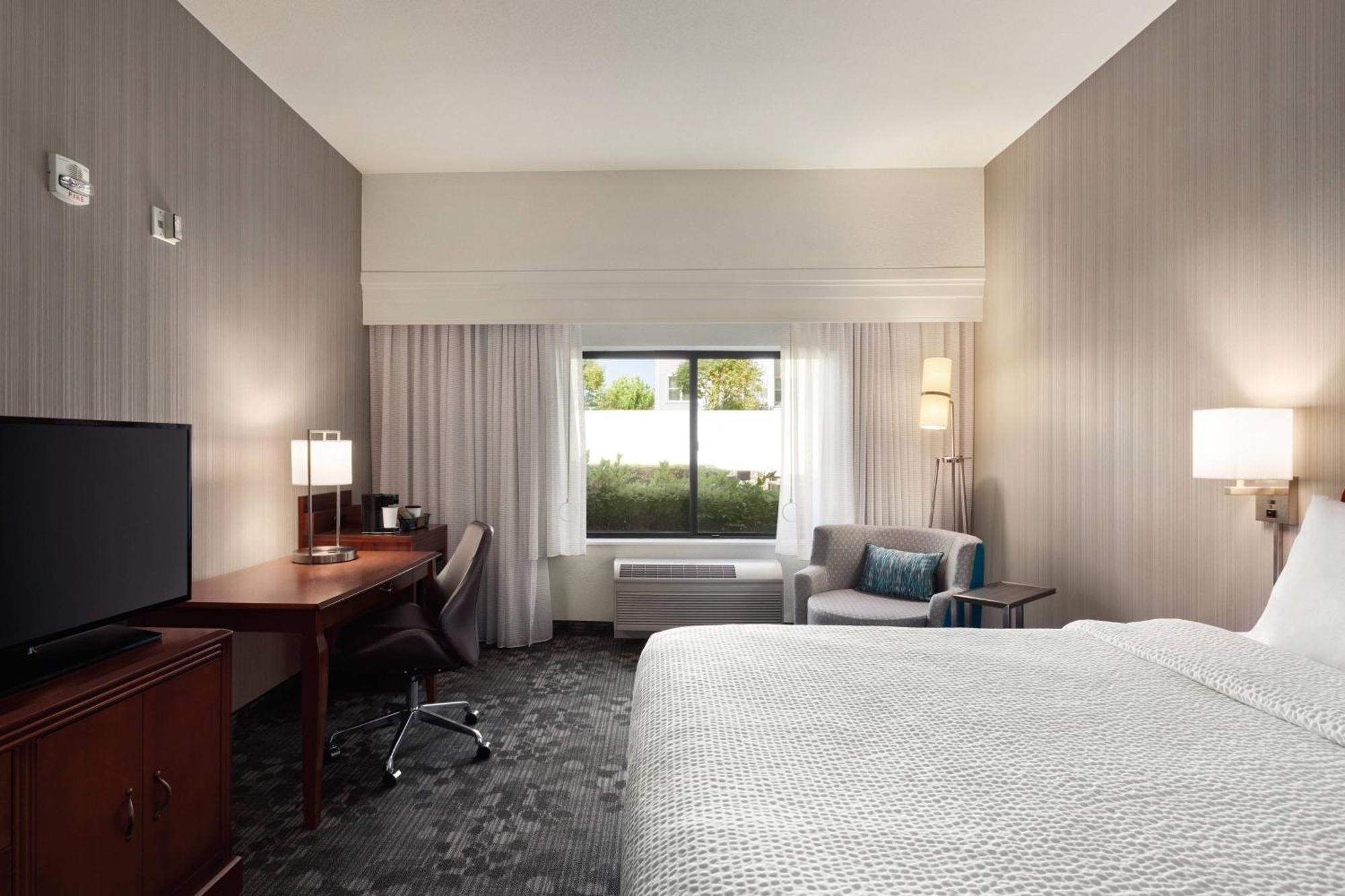 Courtyard By Marriott Salinas Monterey Hotel Ngoại thất bức ảnh